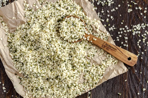 Raw Shelled Hemp Seeds — Stock Photo, Image