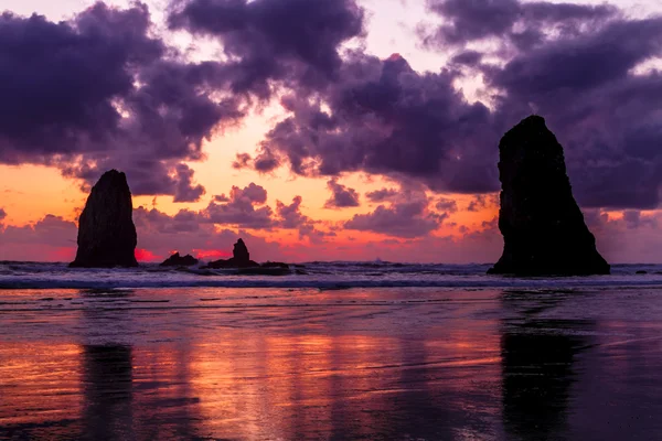 Tramonto a Cannon Beach Oregon — Foto Stock