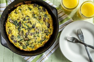 Ispanaklı mantarlı ve yumurta Frittata