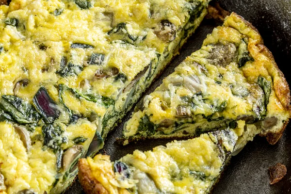 Gomba spenót és tojás Frittata — Stock Fotó