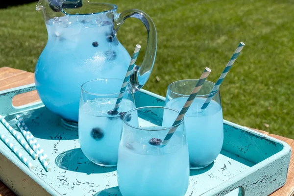 Verfrissende Blueberry limonade zomer drankjes — Stockfoto