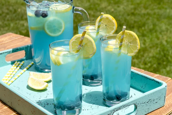 상큼한 블루베리 레모네이드 여름 음료 — 스톡 사진