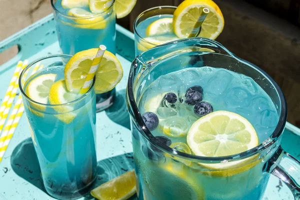 Refrescante Blueberry limonada verão bebidas — Fotografia de Stock