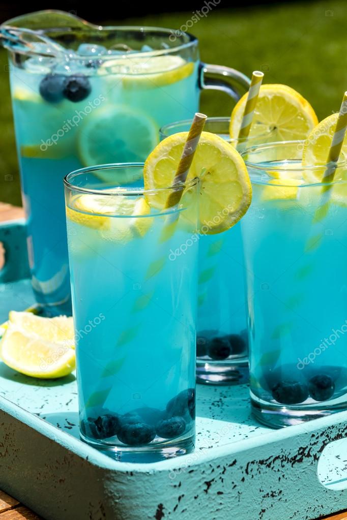 Refreshing Blueberry Lemonade Summer Drinks — Stock Photo