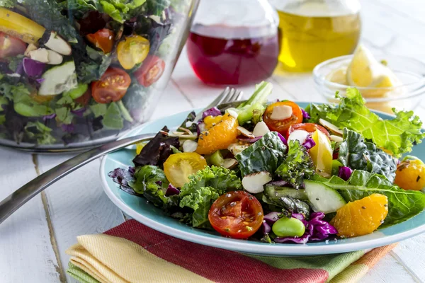 Super natuurvoeding vegetarische salade — Stockfoto