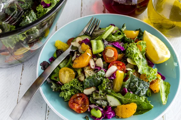 Super natuurvoeding vegetarische salade — Stockfoto