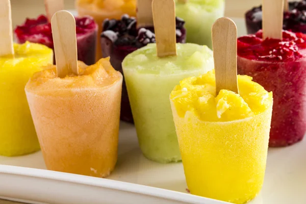 Homemade Fresh Pureed Fruit Frozen Popsicles — Stock Photo, Image