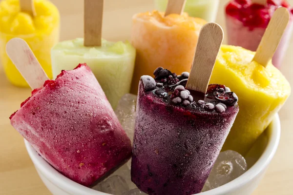 Homemade Fresh Pureed Fruit Frozen Popsicles — Stock Photo, Image