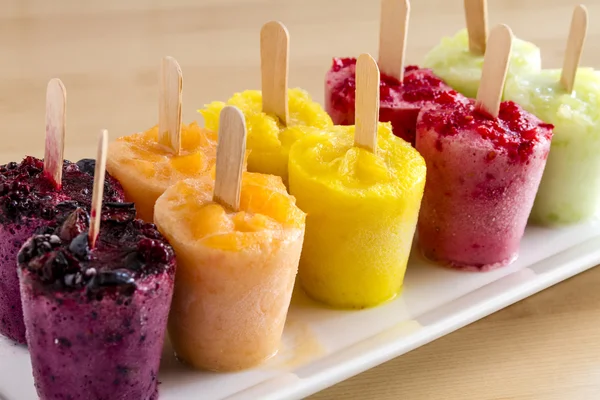 Homemade Fresh Pureed Fruit Frozen Popsicles — Stock Photo, Image