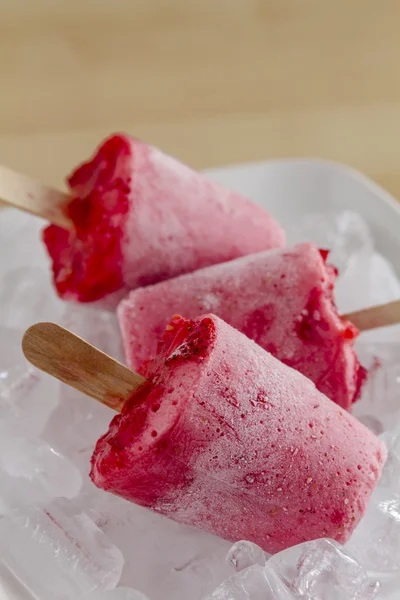 Homemade Fresh Pureed Fruit Frozen Popsicles — Stock Photo, Image