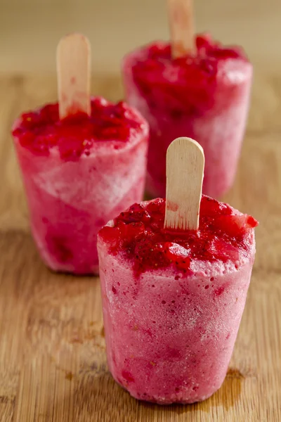 Homemade Fresh Pureed Fruit Frozen Popsicles — Stock Photo, Image