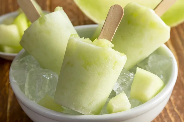 Homemade Fresh Pureed Fruit Frozen Popsicles — Stock Photo, Image