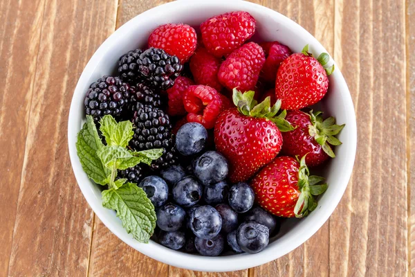 Bowl Filled with Fresh Organic Berries — Stock Photo, Image