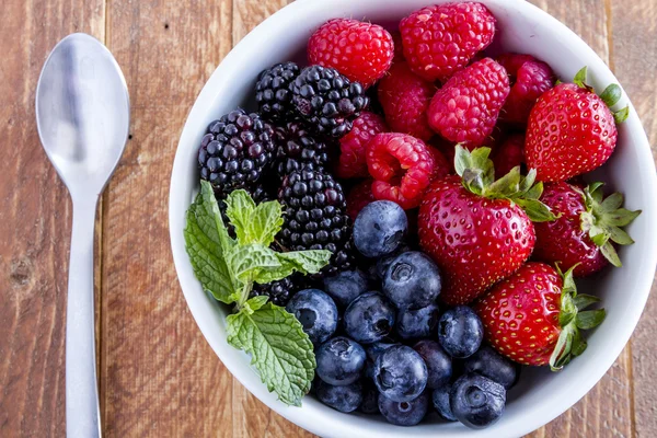 Bowl Filled with Fresh Organic Berries — Stock Photo, Image