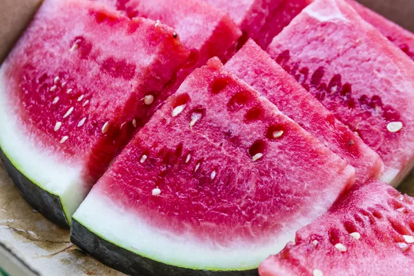 Frutas e produtos hortícolas orgânicos frescos no mercado dos agricultores — Fotografia de Stock