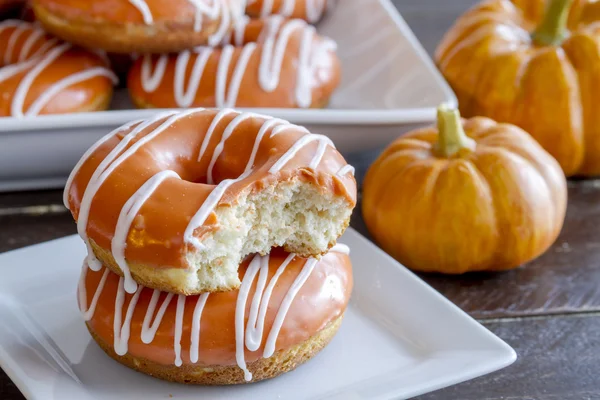 Homemade Baked Pumpkin Donuts with Glaze — Stock Photo, Image