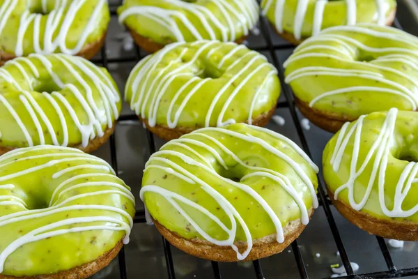 Homemade Baked Caramel Apple Donuts — стокове фото