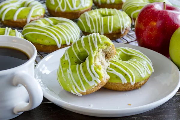Homemade Baked Caramel Apple Donuts — стокове фото