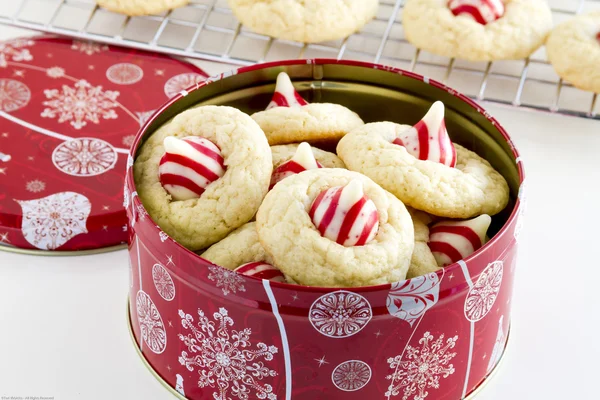 Homemade Candy Cane Kiss Cookies — Stock Photo, Image