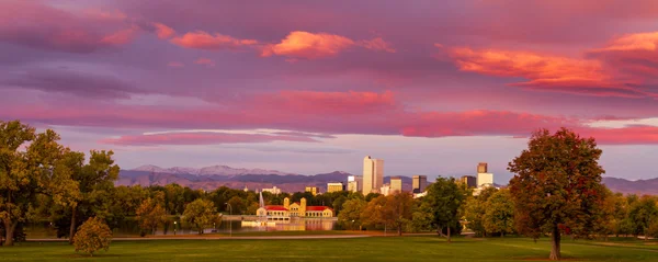 Denver Colorado Skyline from City Park — Stock Photo, Image