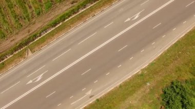 Ülke otoyol ve çeşitli araçların hızlı hareket