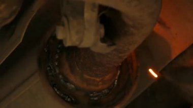 Kaynak işlemi, araba egzoz sistemi rezonatör onarma