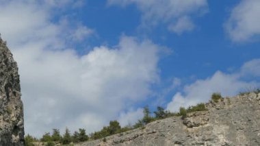 Kayaların üzerinde güzel cennet