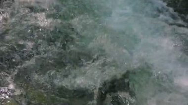 Hızlı Akan Akarsu. Ses.