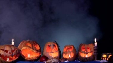 Ürkütücü küçük Cadılar Bayramı'nda korkutuyor hayaletler