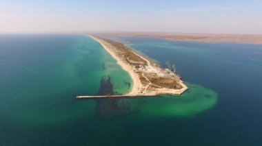 Havadan görünümü. Lake Donuzlav Kırım'içinde arazi dil