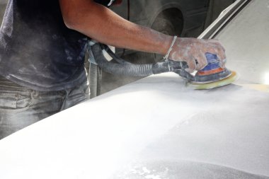 Bulanıklık odağı, araba vücut iş otomatik, onarım, boya, kazadan sonra.