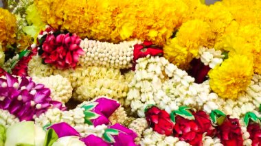 Sunak için 4K çiçek çelenkleri. Ayin için çeşitli çiçek çelenkleri