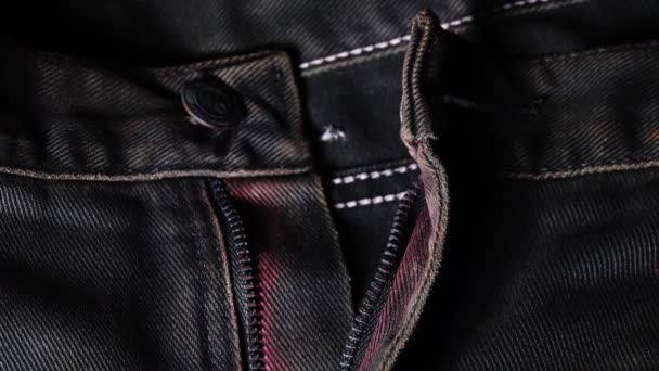 4K金属拉链牛仔裤特写 蓝色斜纹棉布 宏观射门 — 图库视频影像