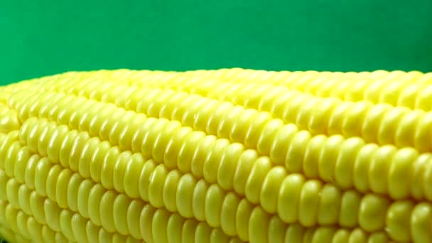 Macro View Жовті Зерна Кукурудзяний Коб Фон Їжа Органічна Крупним — стокове відео