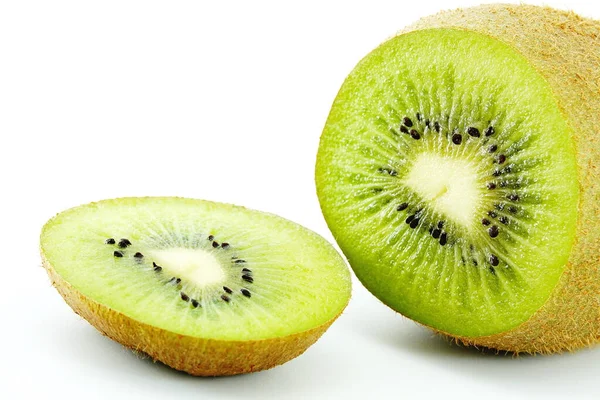 Corte Kiwi Frutas Isoladas Fundo Branco Três Kiwi Frutas Close — Fotografia de Stock