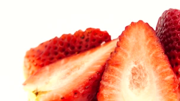 Frambuesa Roja Jugosas Fresas Mitades Fresa Primer Plano Deliciosas Bayas — Vídeo de stock