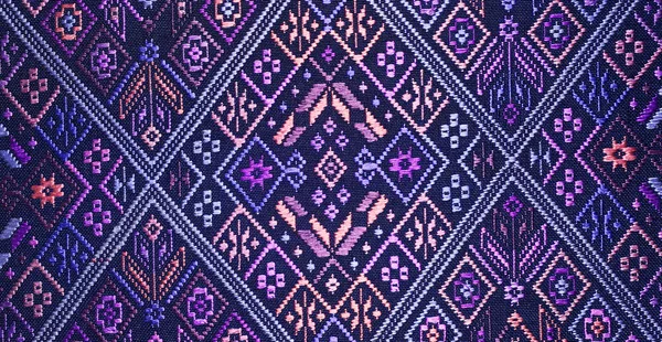 Colorful thai silk handcraft peruvian style rug surface close up More this motif & more textiles peruvian stripe beautiful background tapestry persian nomad detail pattern farabic fashionable textile. — Stock Photo, Image