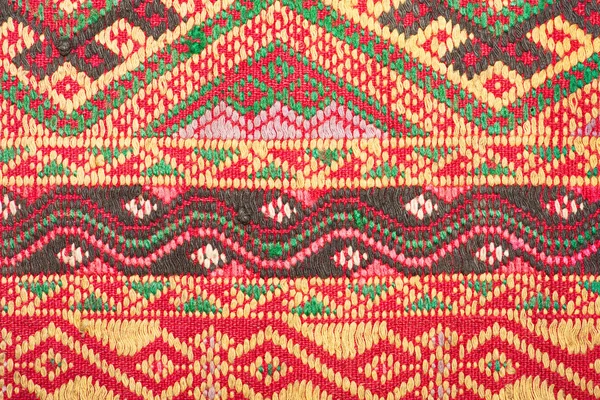 Più di 60 anni colorato thai handcraft peruviano superficie tappeto vecchio vintage strappato conservazione Realizzato con materiali naturali Chemical free close up . — Foto Stock