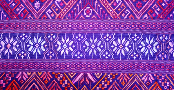 Colorful thai silk handcraft peruvian style rug surface close up More this motif & more textiles peruvian stripe beautiful background tapestry persian nomad detail pattern farabic fashionable textile.+ — Stock Photo, Image