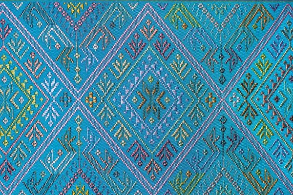 Colorful thai silk handcraft peruvian style rug surface close up More this motif & more textiles peruvian stripe beautiful background tapestry persian nomad detail pattern farabic fashionable textile. — Stock Photo, Image