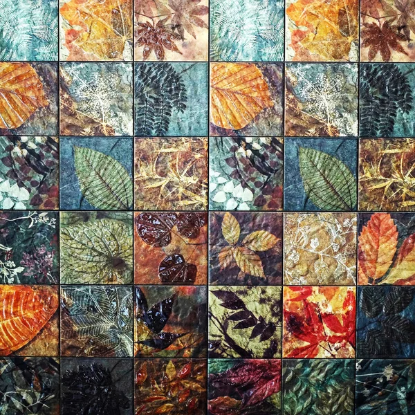 Alte keramische Wandfliesen Muster Handarbeit aus Thailand Öffentlichkeit. — Stockfoto