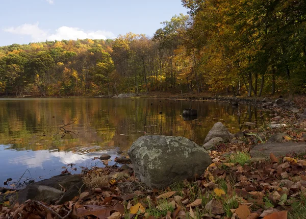 Jezero na podzim — Stock fotografie