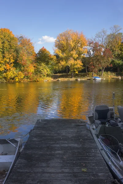 Anlegen am See — Stockfoto