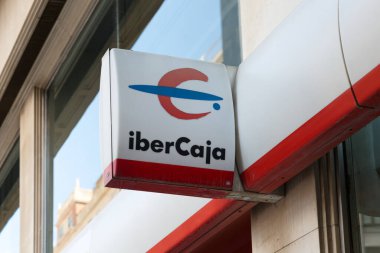 VALENCIA, İspanya - 16 Eylül 2021: Ibercaja, İspanya 'nın Zaragoza kentinde kurulmuş bir bankadır.