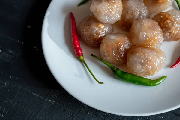 Sago Cerdo Comida Tailandesa Con Chiles Verdes Rojos — Foto de Stock