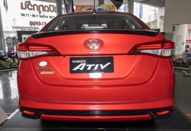 Phayao, Tayland - 13 Şubat 2020: Zoom Tail Red Toyota Yaris Ativ 2020, Toyota Araba galerisi Showroom