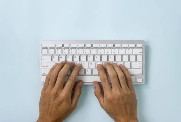 Mano Del Hombre Negocios Escribiendo Teclas Teclado Computadora Portátil Botón — Foto de Stock