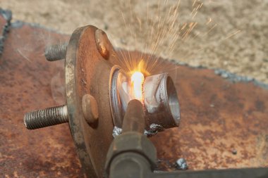 Asetilen Kesme ya da Oxy Yakıt Kesme Tekniklerinin Yakın Görüşteki Konut Çıkarma Yöntemleri