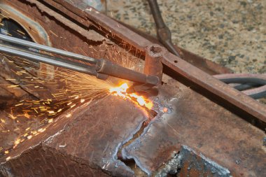 Oksijen Asetilen Otomobil Kaporta İçin El Feneri Kesme ya da Otomatik Parça Çıkarma 'dan Üst Görünüm Işıltısı