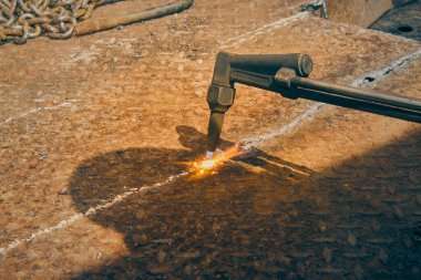 Checker Plakası veya Elmas Tabaka Kesimi by Oxygen Asetilen Kesme Meşalesi Klasik Ton Tekniği